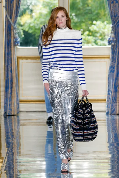 Look 18